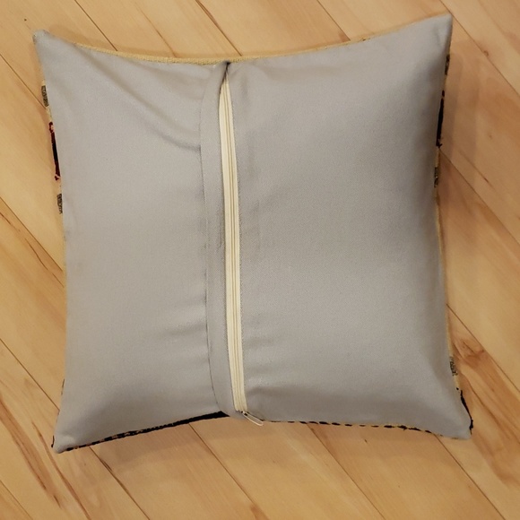 Turkish Carpet Pillow Cover - Picture 4 of 4